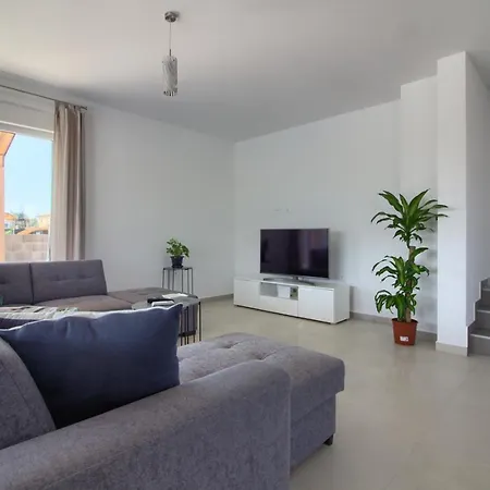 Charming Enjoy With Private Pool In 빌라 풀라