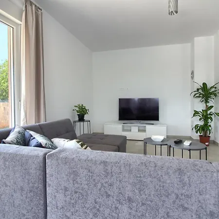 Charming Enjoy With Private Pool In *