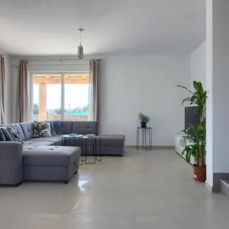 Charming Enjoy With Private Pool In بولا