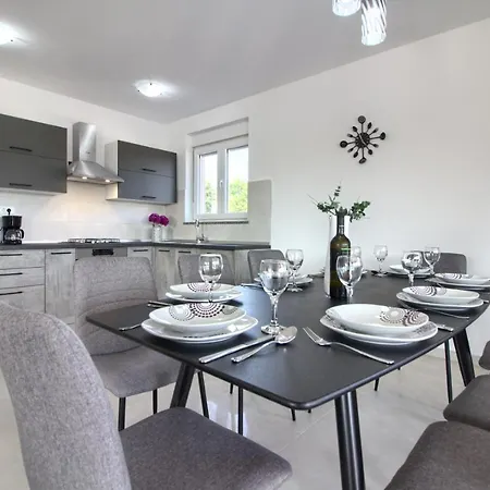 Charming Enjoy With Private Pool In *