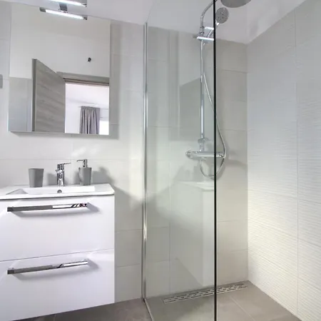 Charming Enjoy With Private Pool In فيلة