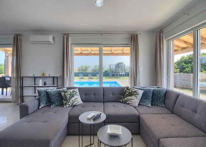 Villa Charming Enjoy With Private Pool In Pula