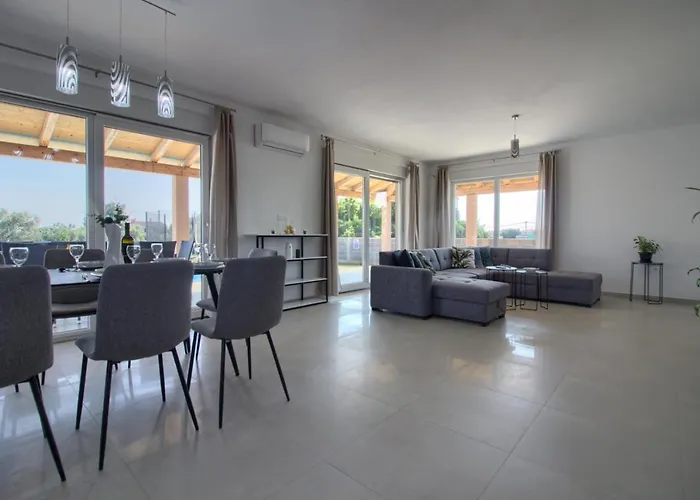 Charming Enjoy With Private Pool In