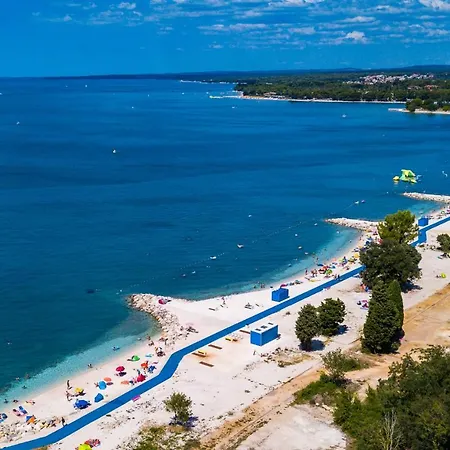 Charming Enjoy With Private Pool In Villa Pula