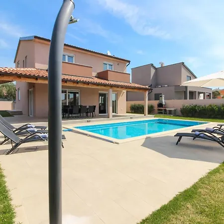 Villa Charming Enjoy With Private Pool In *