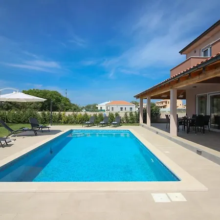 Charming Enjoy With Private Pool In Villa *