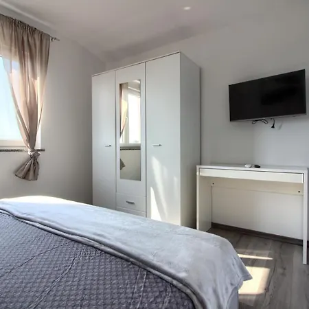 Charming Enjoy With Private Pool In * Póla