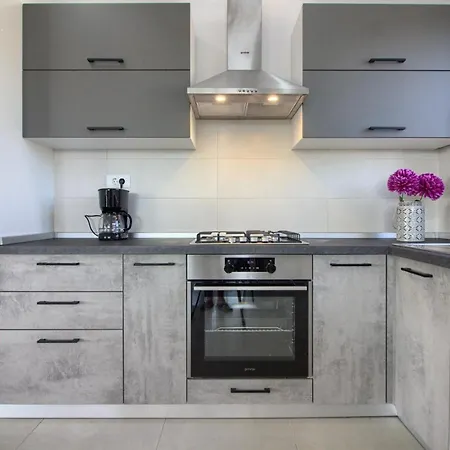 Charming Enjoy With Private Pool In Villa Póla