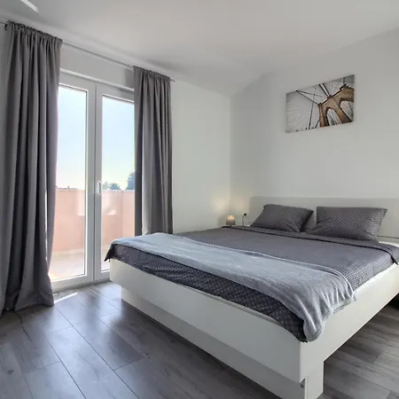 Charming Enjoy With Private Pool In * Pula