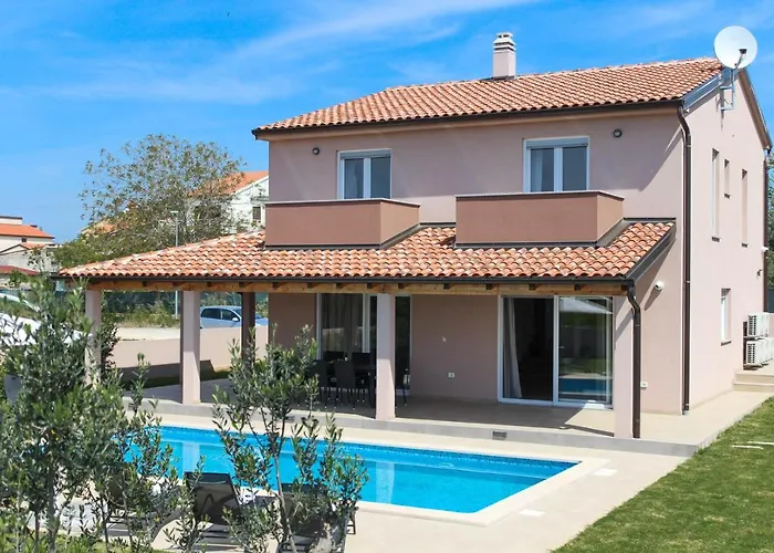 Vila Charming Enjoy With Private Pool In Pula