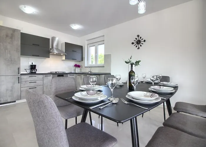 Charming Enjoy With Private Pool In *