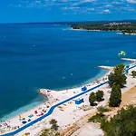 Charming Enjoy With Private Pool In Villa Pula
