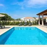 Villa Charming Enjoy With Private Pool In