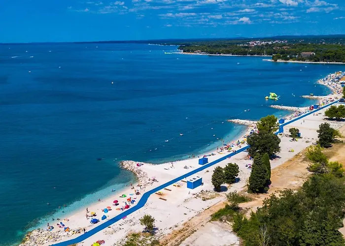 Charming Enjoy With Private Pool In Villa Pula