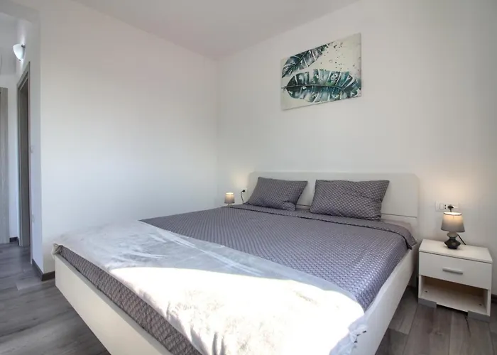 Charming Enjoy With Private Pool In Pula