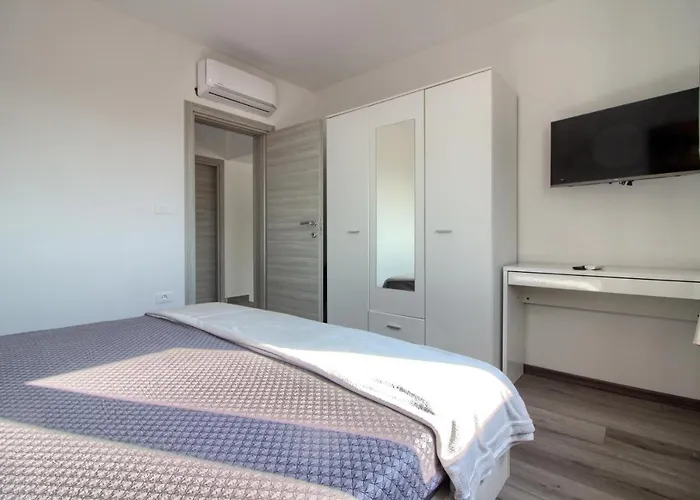 Charming Enjoy With Private Pool In Pula
