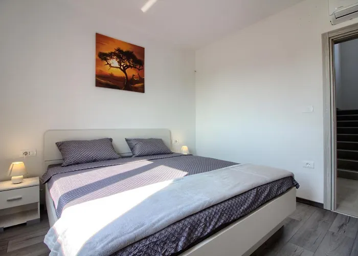 Charming Enjoy With Private Pool In * Pula